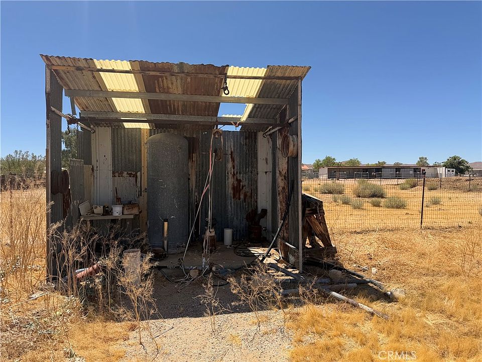 2nd image of 1411 E Bowman Rd