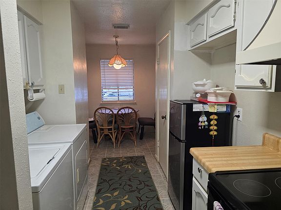 4th image of 6320 Rumford Ln