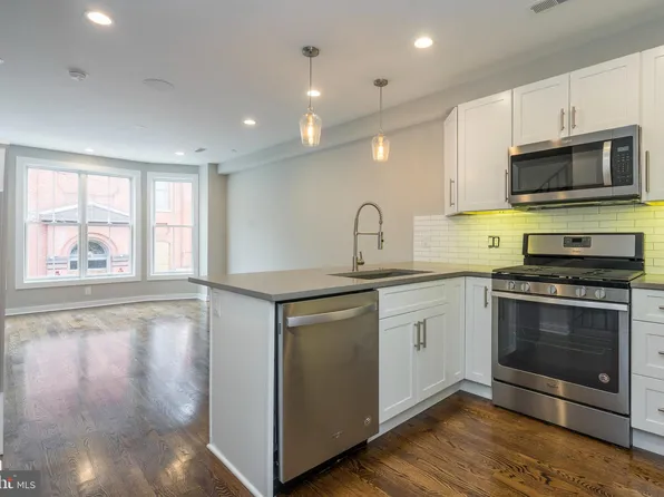 1641 Fitzwater St #B, Philadelphia, PA 19146