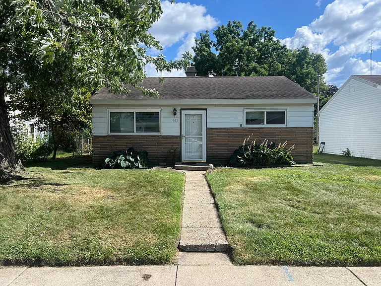 913 W Donaldson Ave — Photo 2