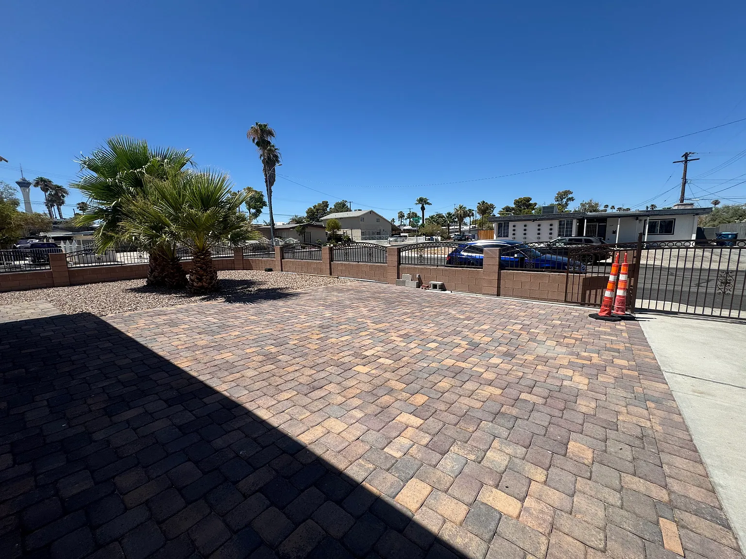 5 bed, 2400 sqft, $3,500 — Photo 2