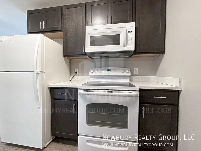 36 Sunbury Est — Photo 14