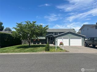 1267 SE Constitution Dr, College Place, WA 99324
