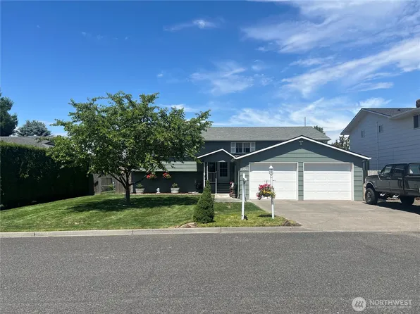 1267 SE Constitution Drive, College Place, WA 99324