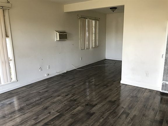 Front Unit 312 - laminate floors