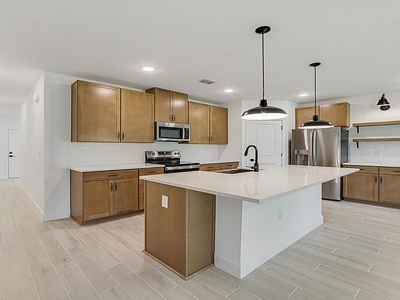 Kitchen with Winstead Birch Quill cabinets