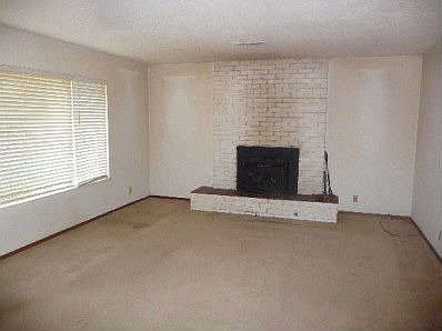 5th image of 310 Wells Dr