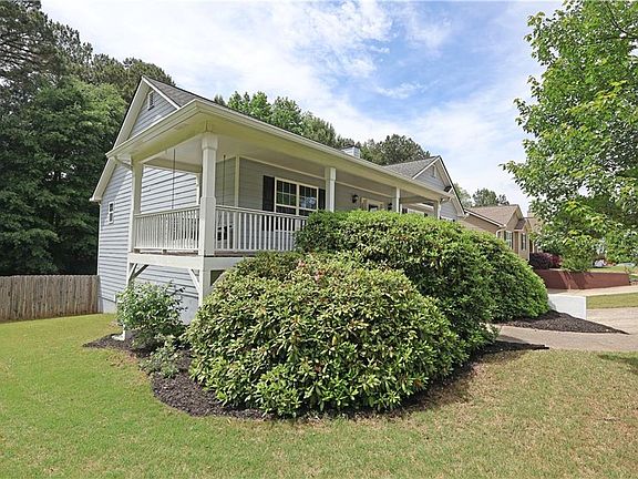 4th image of 80 Oak Vale Ln