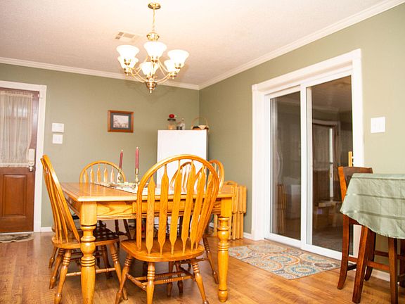 4th image of 209 Oak Knoll Dr