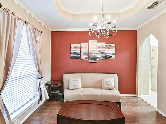 4th image of 5104 Independence Ave