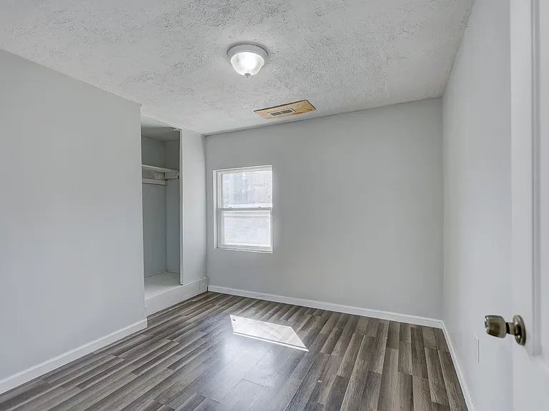 813 S Center St — Photo 24