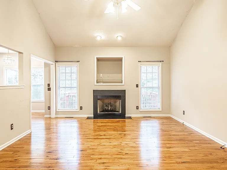1110 Devonshire Trl — Photo 5