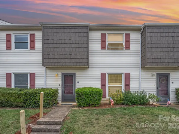 7909 Lakehouse Ln, Charlotte, NC 28210