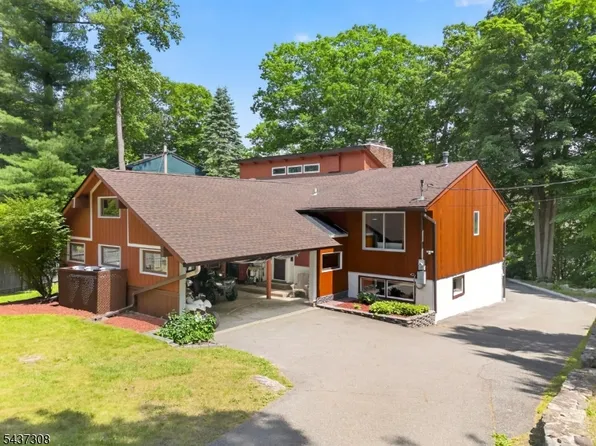 42 Goldfinch Ln, West Milford Twp., NJ 07421