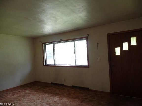 5th image of 1701 Lealand Ave