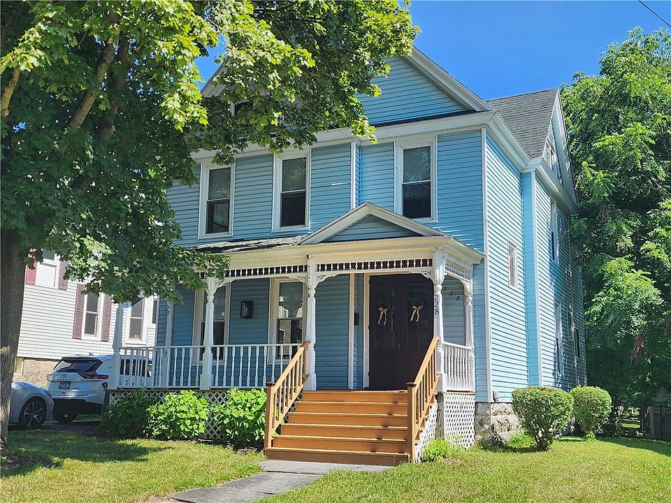 1st image of 228 Woodlawn Ave