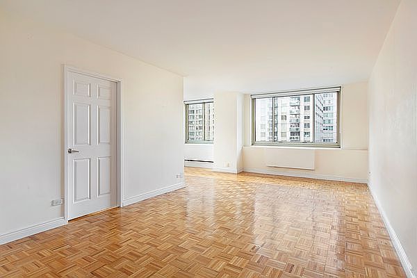 1st image of 30 W 63rd St APT 16K