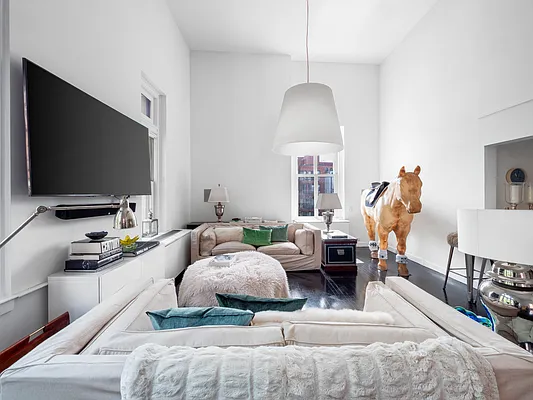 Rented by Douglas Elliman | media 15