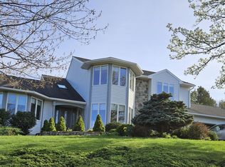 1220 Crestfield Dr, Williamsport, PA 17701