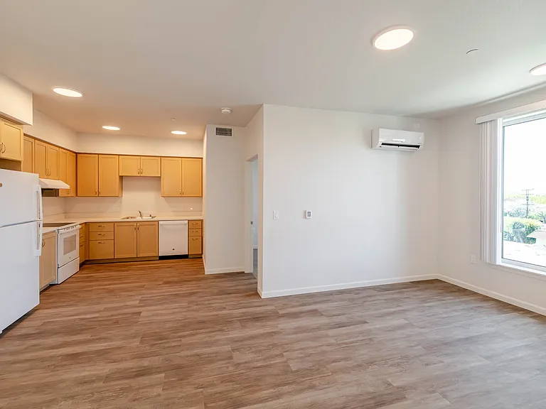 22648 2nd St — Photo 30