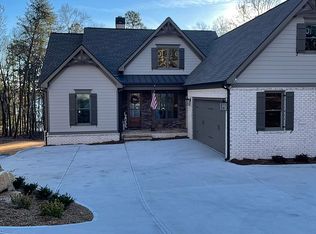 8480 Swiss Air Rd, Gainesville, GA 30506