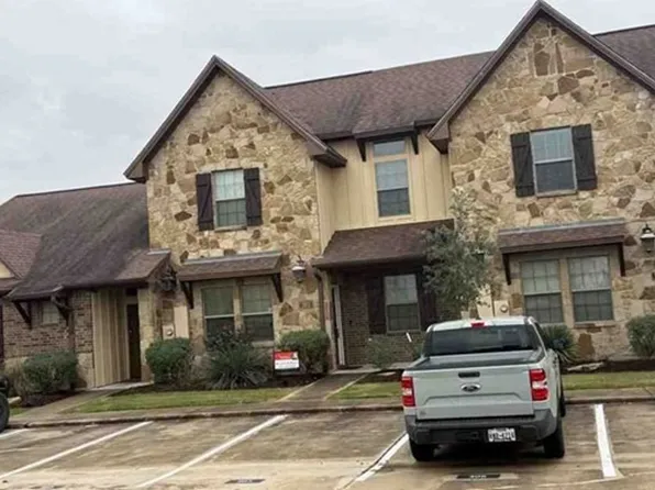 303 Capps Dr, College Station, TX 77845