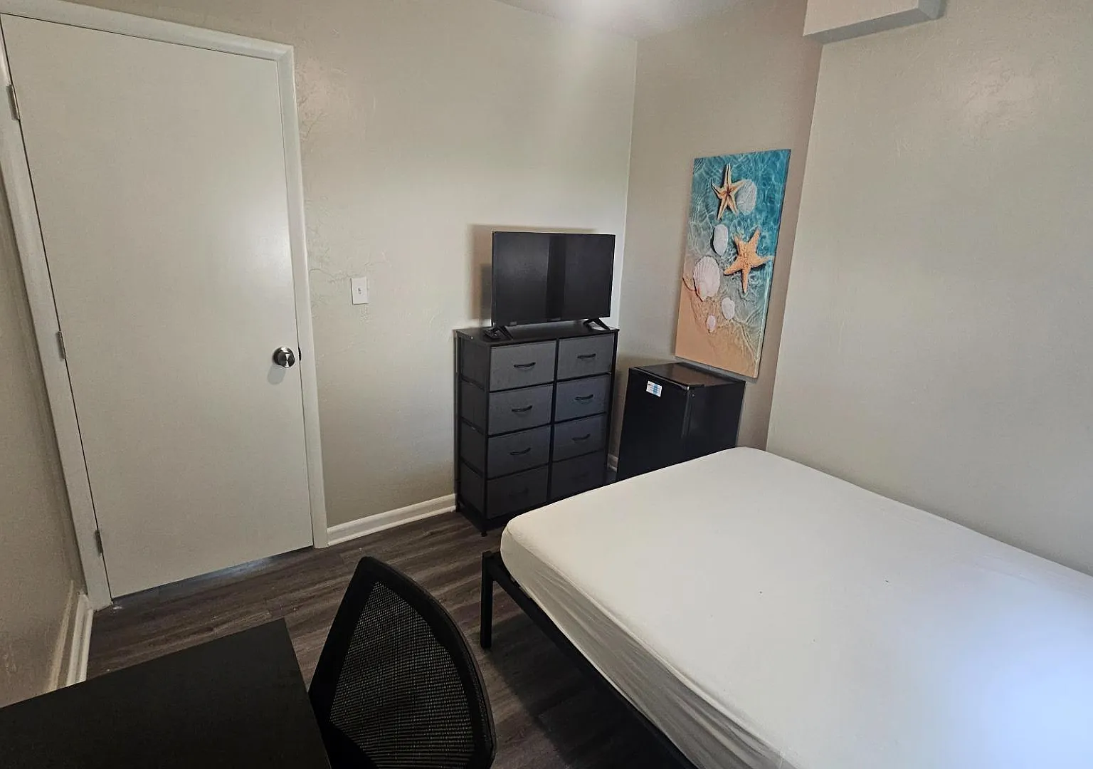 1627 Wofford Ave - Room 6 — Photo 2