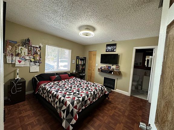 3rd image of 610 SW 76th Terrace