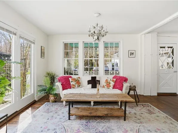 25 Fried Ave, Bristol, RI 02809