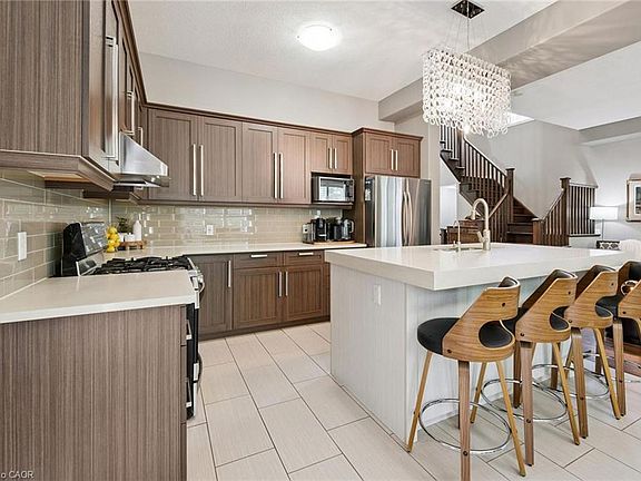 3rd image of 196 Maple Bush Dr