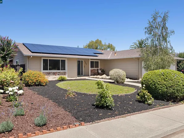 2082 Stratton Rd, Walnut Creek, CA 94598