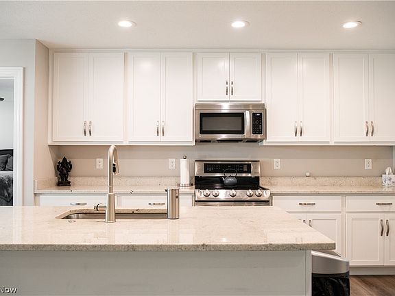 5th image of 101 Muirfield Dr