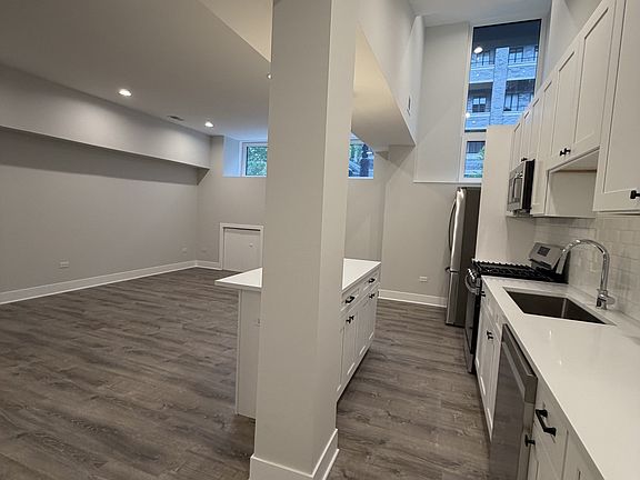 5th image of 2247 W Lawrence Ave #3