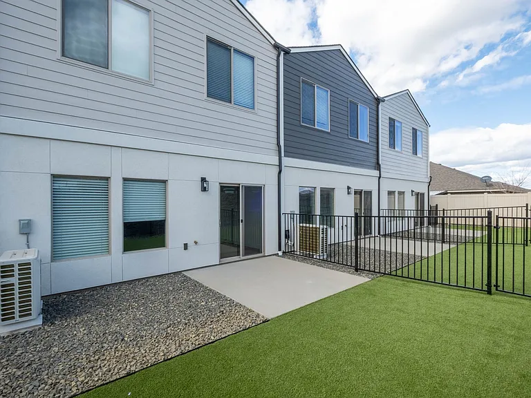 Vintage Park Townhomes — Photo 28