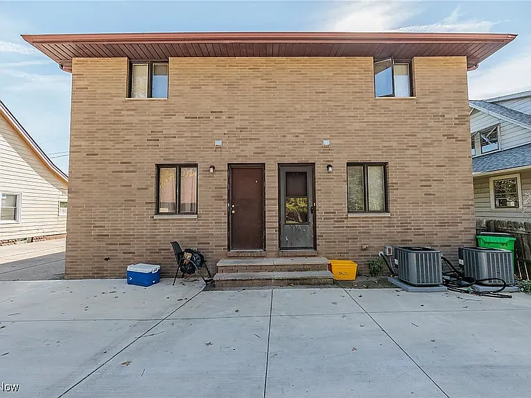 19021 Abby Ave — Photo 36