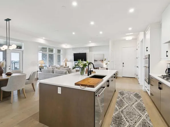 120 W Marina Cv SE #301, Calgary, AB T3M 3P4