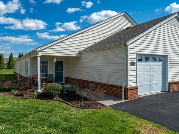 1411 Lodge Pine Walk, Kingsport, TN 37660