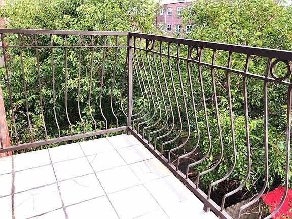 5th image of 25-22 Hoyt Ave S #3R