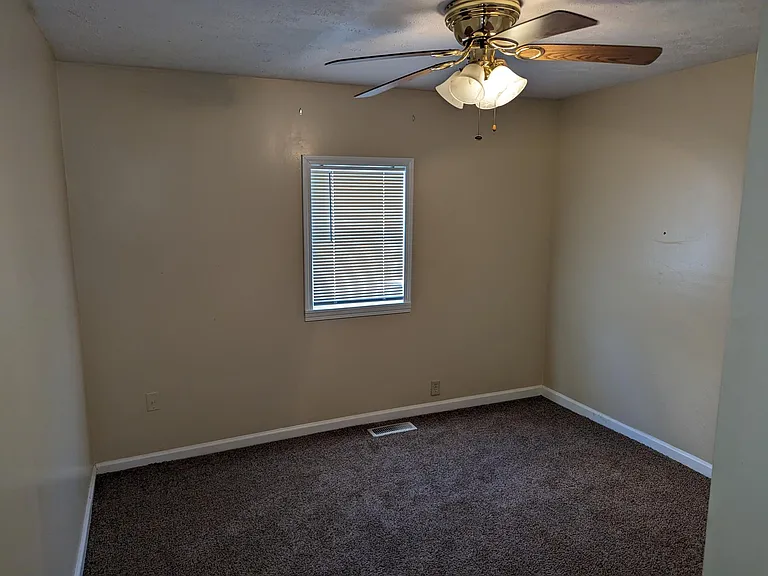 219 Pearl St — Photo 23