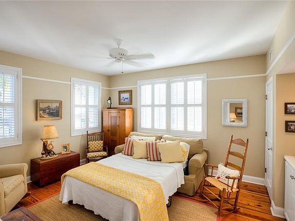 3rd image of 11 Coast Cottage Ln