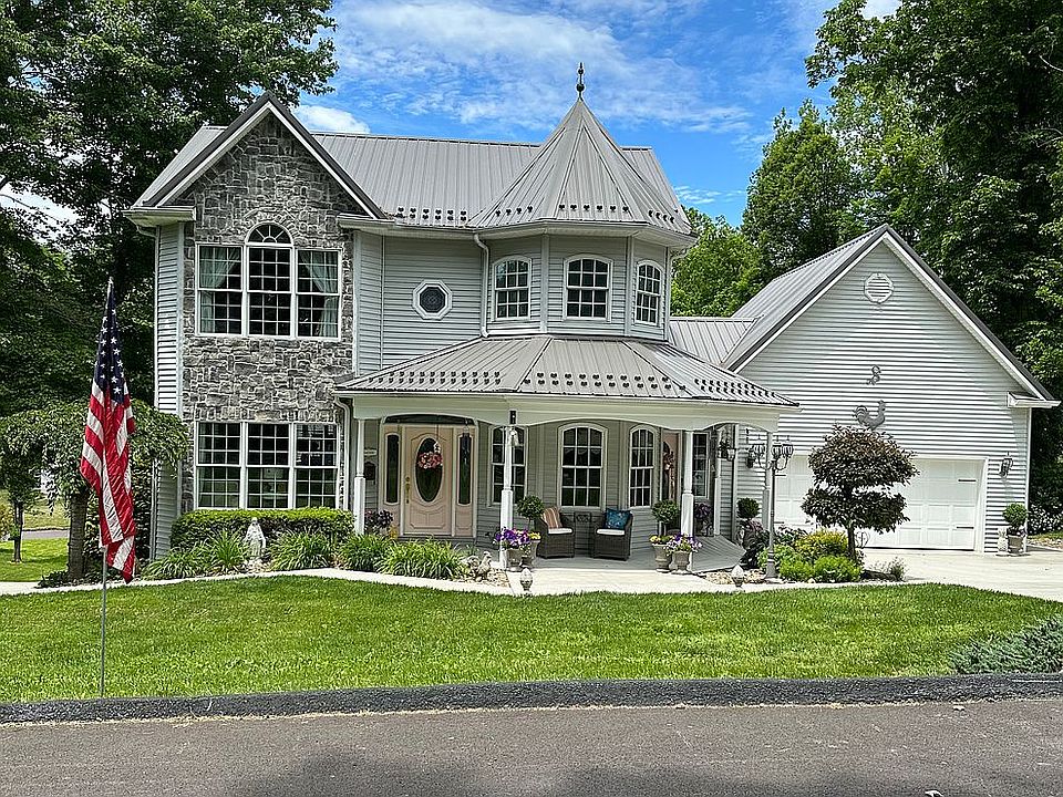 1st image of 104 Christine Ct