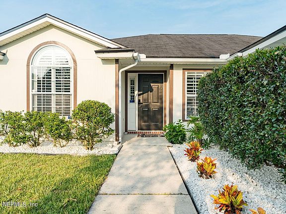 3rd image of 2445 Cool Springs Dr S