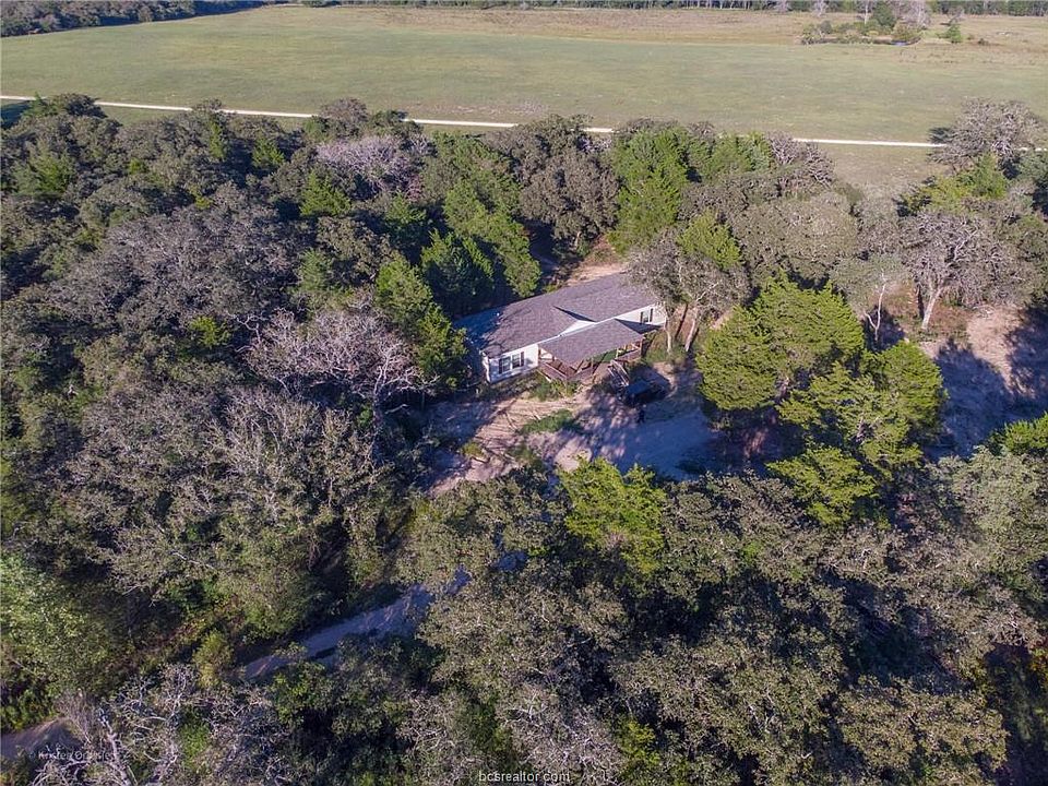 1st image of 944 Pecan Dr