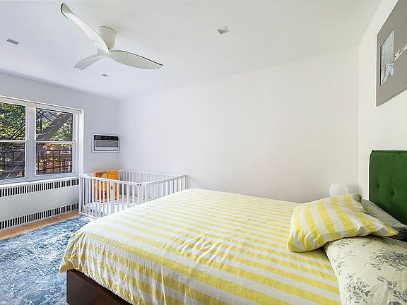 4th image of 525 E 89th St APT 4L