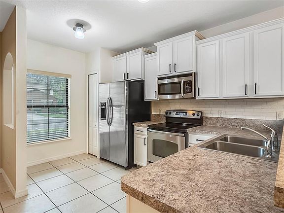 5th image of 5241 Windsor Lake Cir