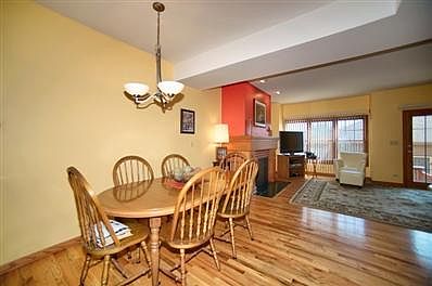 4th image of 133 N Larch Ave