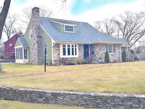 3rd image of 144 Squantum Dr