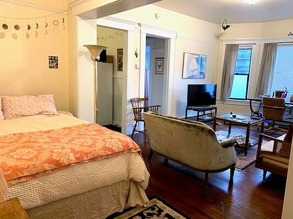 4th image of 203 Bellevue Ave E APT 25