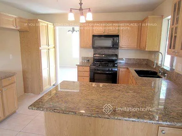 16341 Windcrest Dr Fontana, CA 92337 — Photo 2