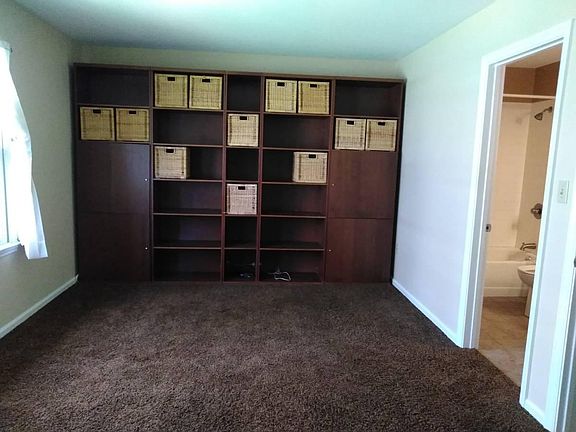 4th image of 646 S 2nd St APT 2